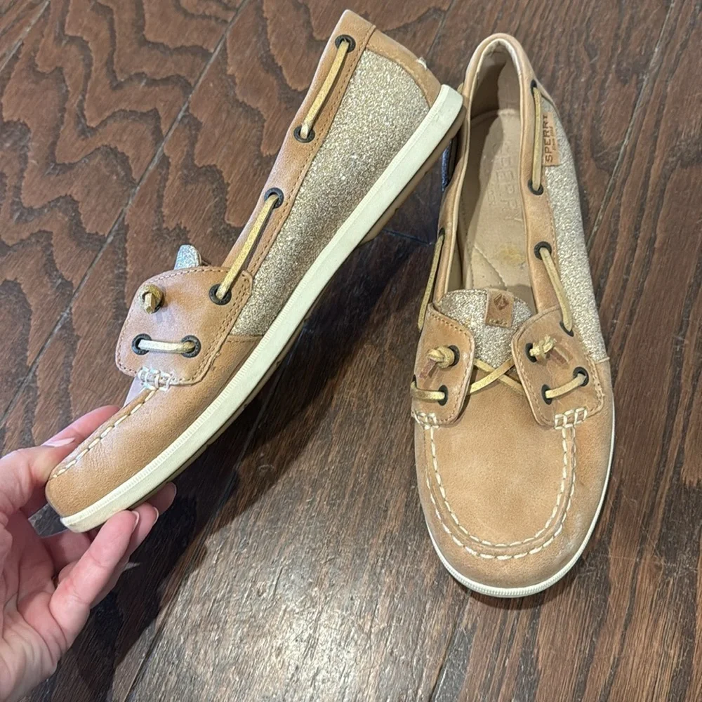 Sperry’s gold glitter top sliders, size 8.5